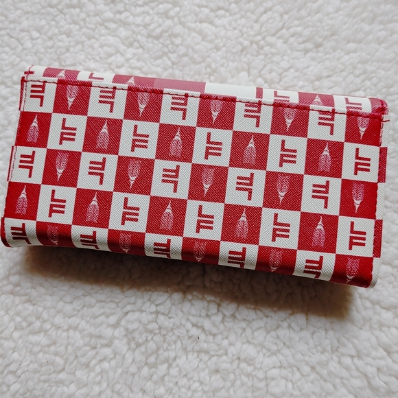 London Fog Lara red & white flap wallet - vegan leather - Picture 2 of 12